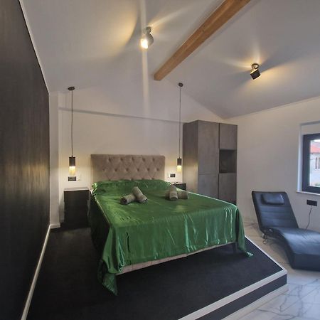 פורץ Apartman Oli 1 מראה חיצוני תמונה